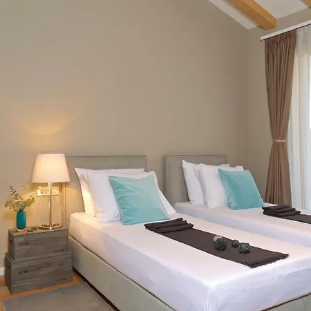 Luxury Brand New With 360 Views! Villa